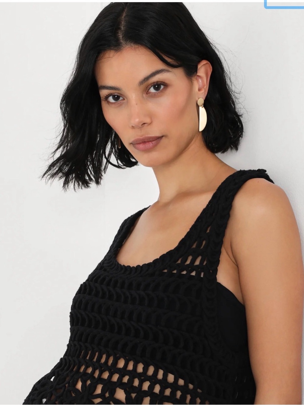 Lulu's Black Crochet Crop Tank - Picture 3 of 14